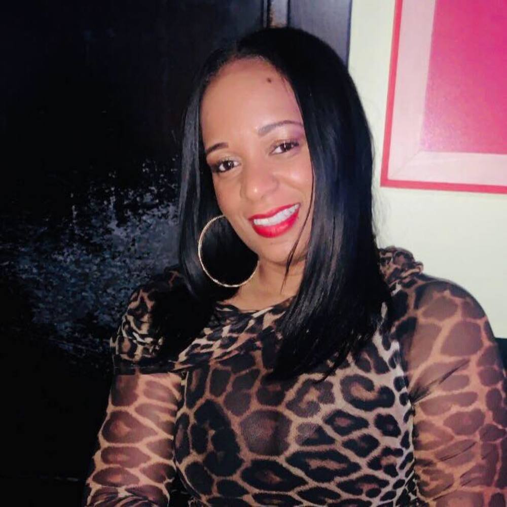 Meet your Posher, Ebony